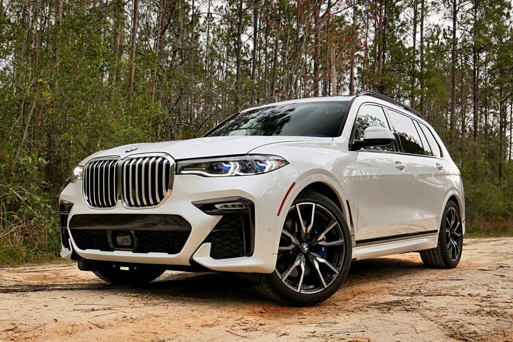 bmw-x7-m-sport-2020-distributed-by-thaco-is-priced-at-more-than-5-8-billion-dong-being